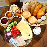 Apartament 2 Zi.-wohnung Stadtnah, Messenah